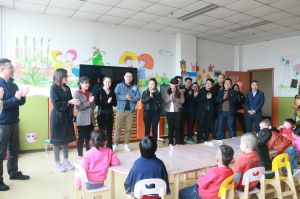 公司开展学雷锋自愿效劳活动