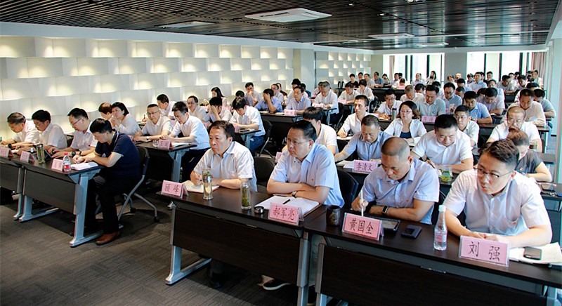 熊良虎在讲主题教育党课时指出：不忘初心铸党魂、切记使命勇继续，，，，，，，，永做新时代高质量生长的斗争者