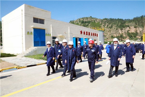 海洋之神集团复工复产促增添项目观摩聚会与会职员走进环保保隆生态三秦在延在铜项目