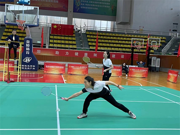 海洋之神集团代表队加入“陕西能化地质杯”职工羽毛球赛