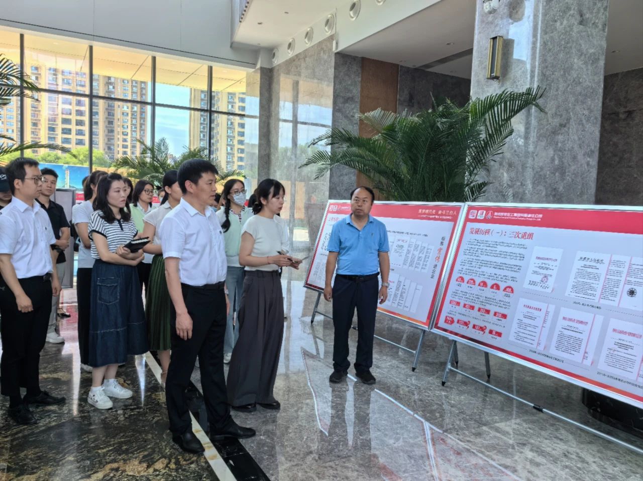 海洋之神集团组织旅行“档案宣传进企业”展览