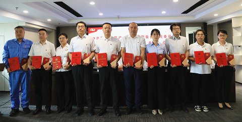 海洋之神集团召开2024年“两优一先”表扬大会