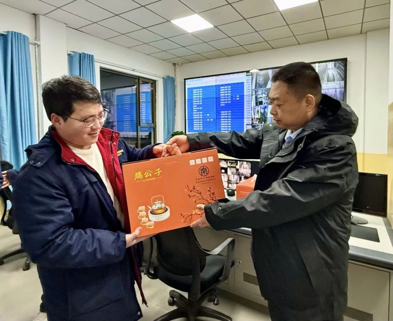 眷注一线，，，，，情暖严冬｜水情形公司工会开展2024年“冬送温暖”慰问活动